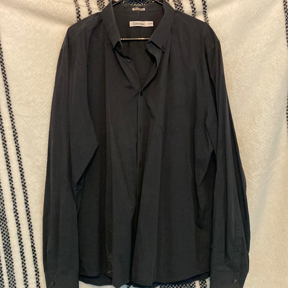 Calvin Klein 2XL Mens black button down dress shirt